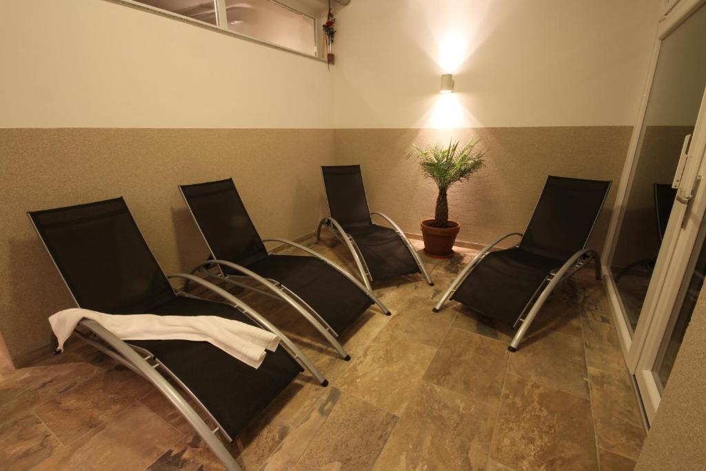 Hotel Panoramadorf Saualpe à Eberstein Extérieur photo