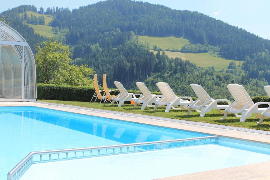 Hotel Panoramadorf Saualpe à Eberstein Extérieur photo