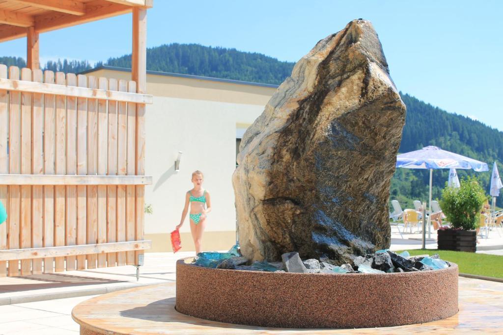 Hotel Panoramadorf Saualpe à Eberstein Extérieur photo