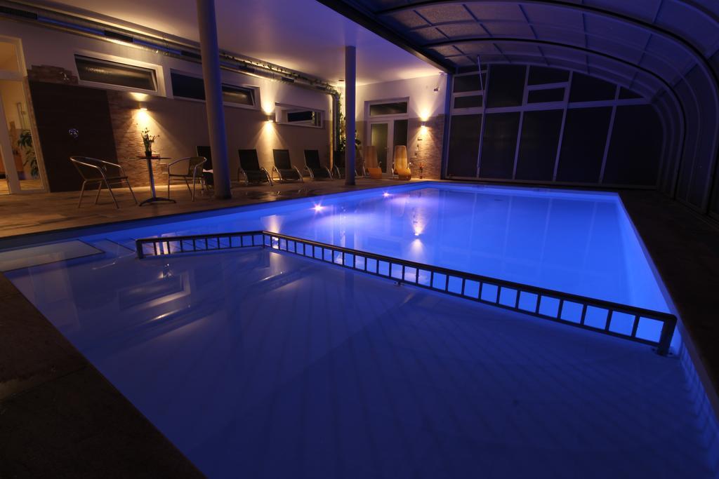 Hotel Panoramadorf Saualpe à Eberstein Extérieur photo
