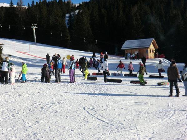 Hotel Panoramadorf Saualpe à Eberstein Extérieur photo